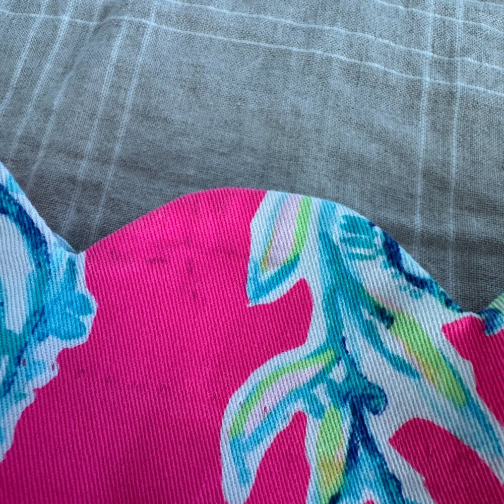 Lilly Pulitzer Buttercup Stretch Shorts in Lobsters in Love Pattern - Picture 11 of 11